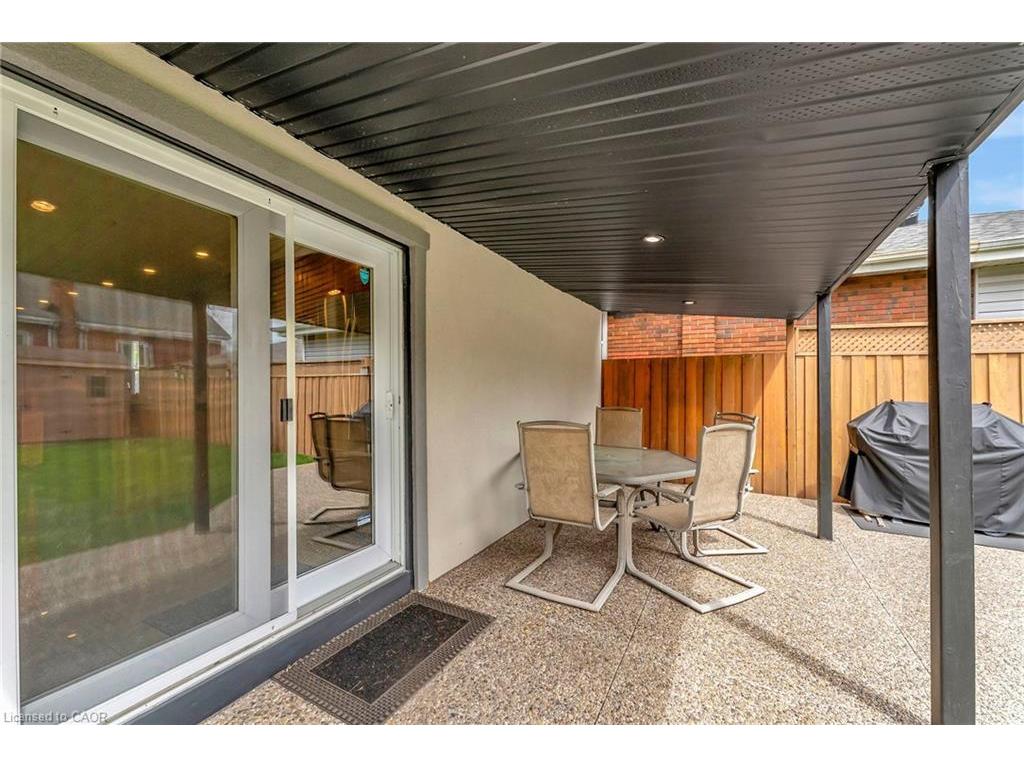 









746


Roxborough

Avenue,
Hamilton,




ON
L8H 1S8

