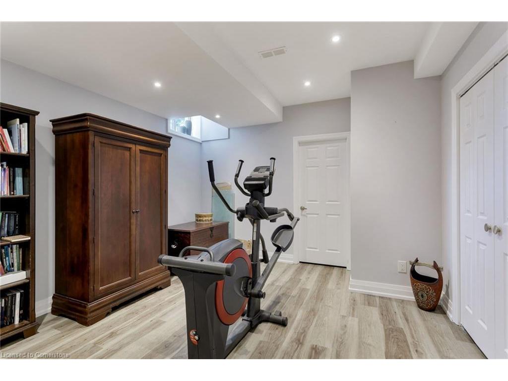 









3456


Liptay

Avenue,
Oakville,




ON
L6M 0M7

