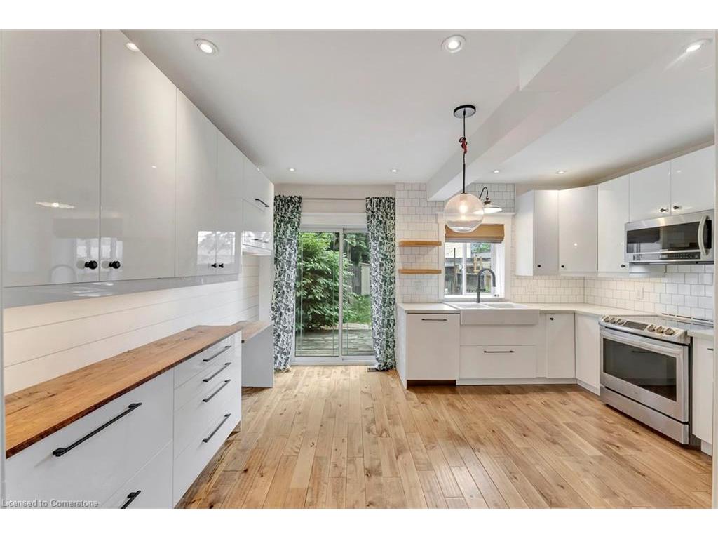 









433


Hughson

Street North,
Hamilton,




ON
L8L 4N4

