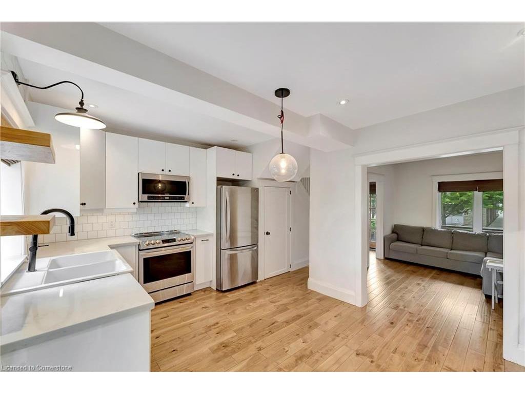 









433


Hughson

Street North,
Hamilton,




ON
L8L 4N4

