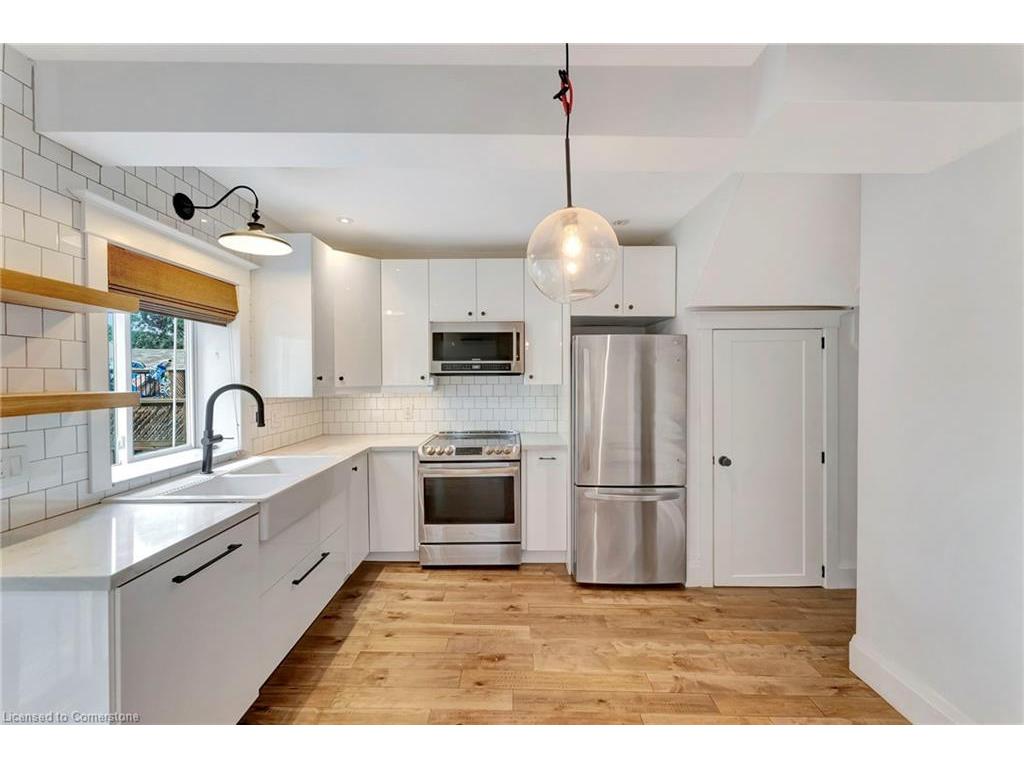 









433


Hughson

Street North,
Hamilton,




ON
L8L 4N4

