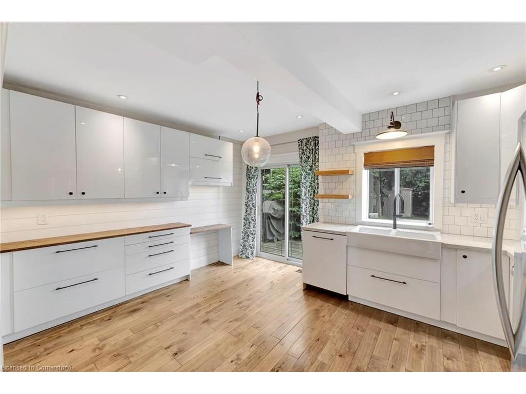 









433


Hughson

Street North,
Hamilton,




ON
L8L 4N4

