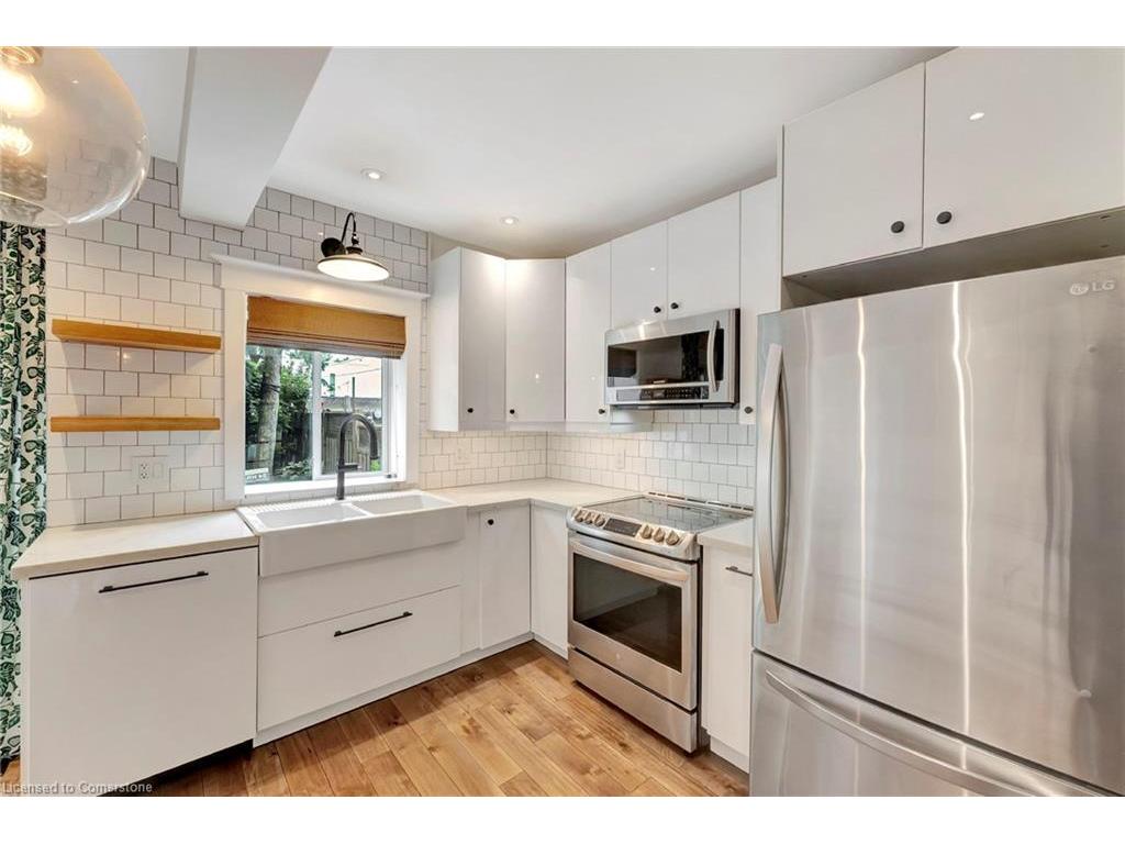 









433


Hughson

Street North,
Hamilton,




ON
L8L 4N4

