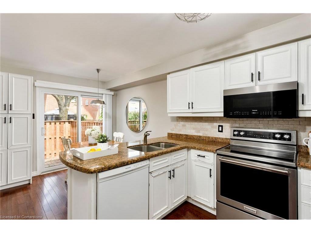 









2006


Glenada

Crescent, 7,
Oakville,




ON
L6H 5R9


