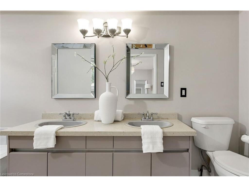 









2006


Glenada

Crescent, 7,
Oakville,




ON
L6H 5R9

