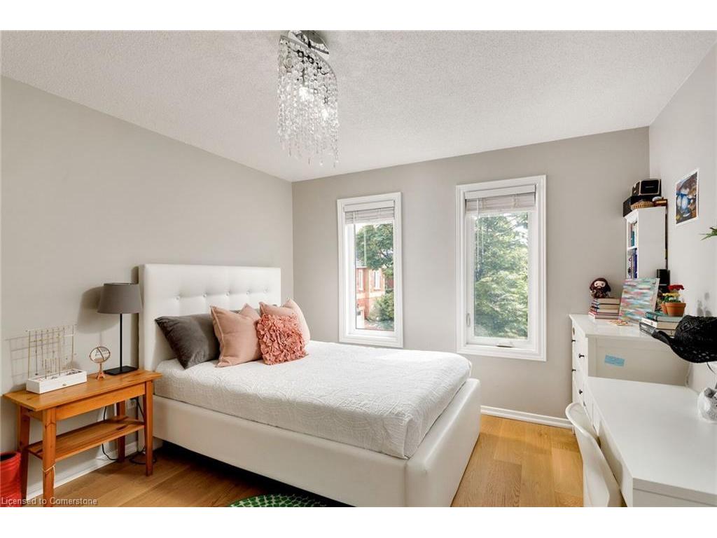 









2006


Glenada

Crescent, 7,
Oakville,




ON
L6H 5R9

