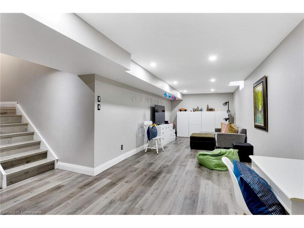 









2006


Glenada

Crescent, 7,
Oakville,




ON
L6H 5R9

