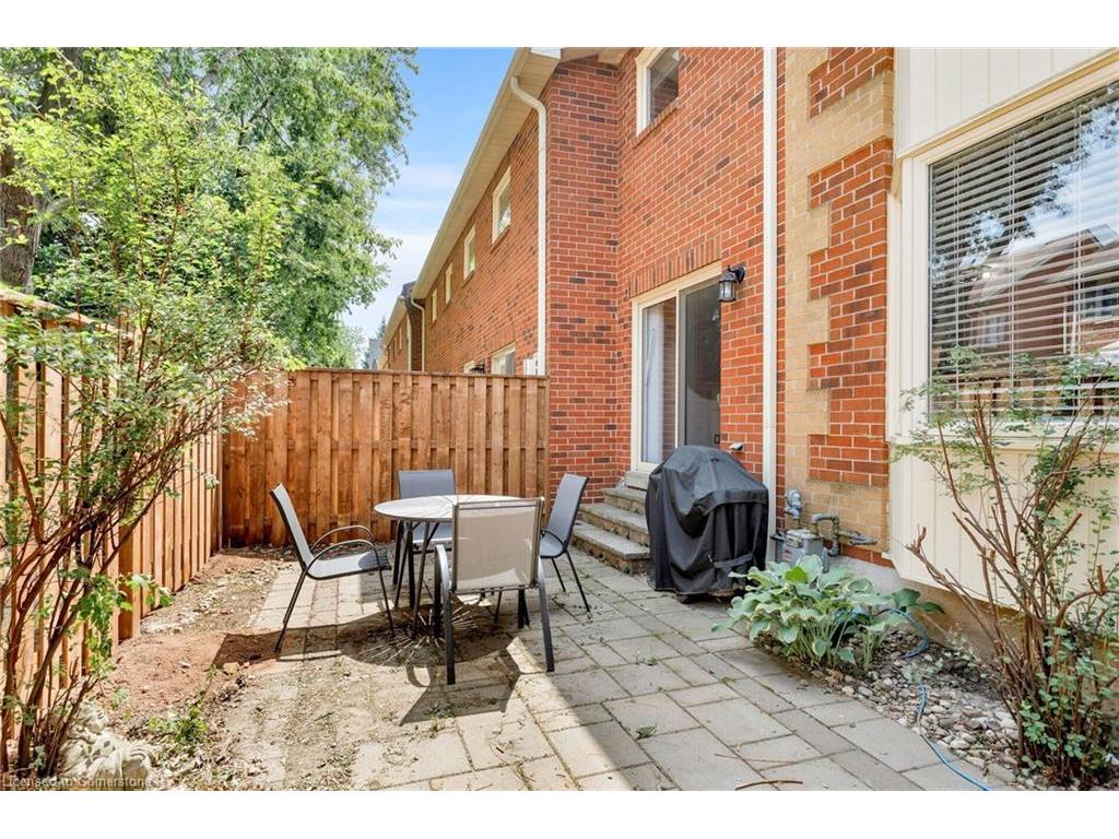 









2006


Glenada

Crescent, 7,
Oakville,




ON
L6H 5R9

