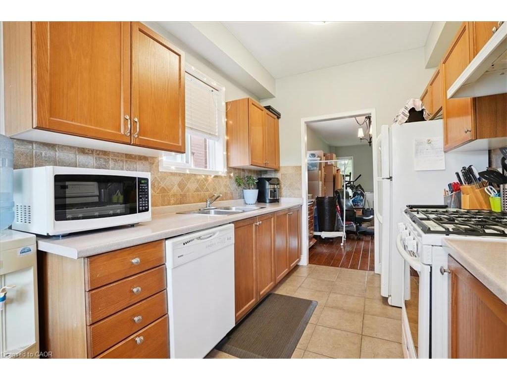 









70


Moore

Crescent,
Ancaster,




ON
L9G 4Z6


