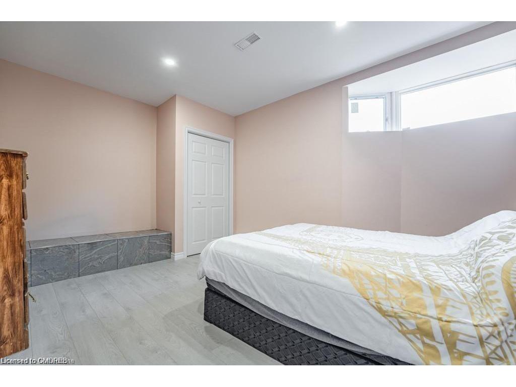 









9630


Wellington Rd 42

,
Erin,




ON
L7G 4S8

