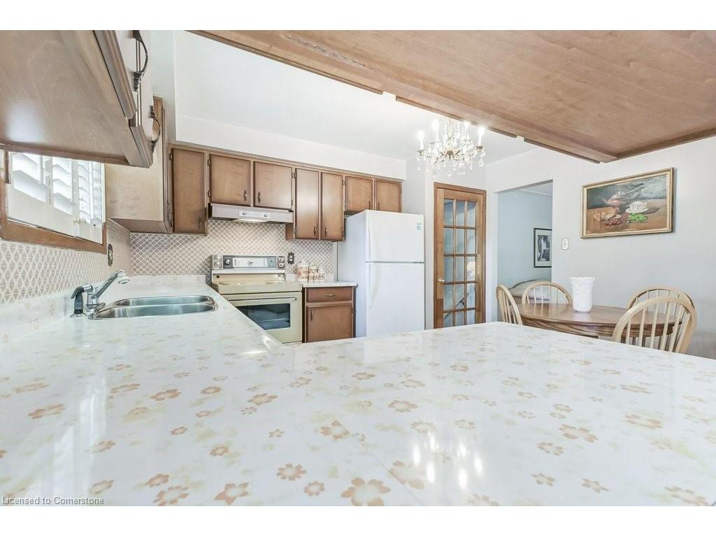 









11


Rogers

Road,
Dundas,




ON
L9H 4E2

