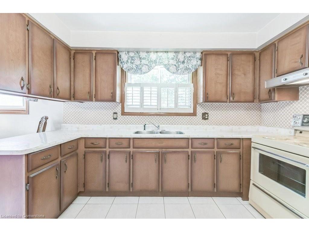 









11


Rogers

Road,
Dundas,




ON
L9H 4E2

