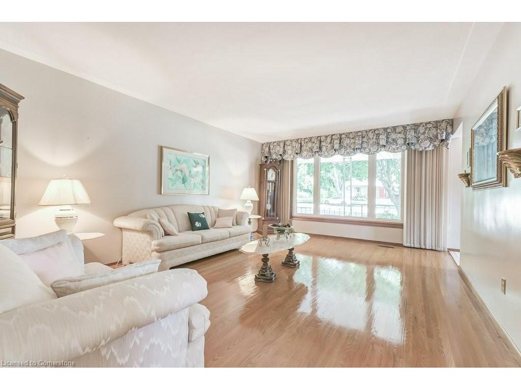 









11


Rogers

Road,
Dundas,




ON
L9H 4E2

