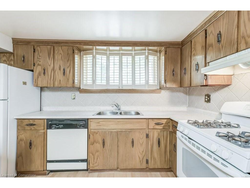 









11


Rogers

Road,
Dundas,




ON
L9H 4E2

