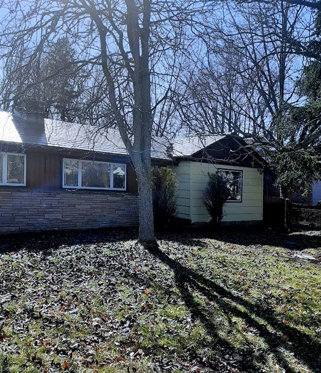 









976


Stone Church

Road East,
Hamilton,




ON
L8W 1B1

