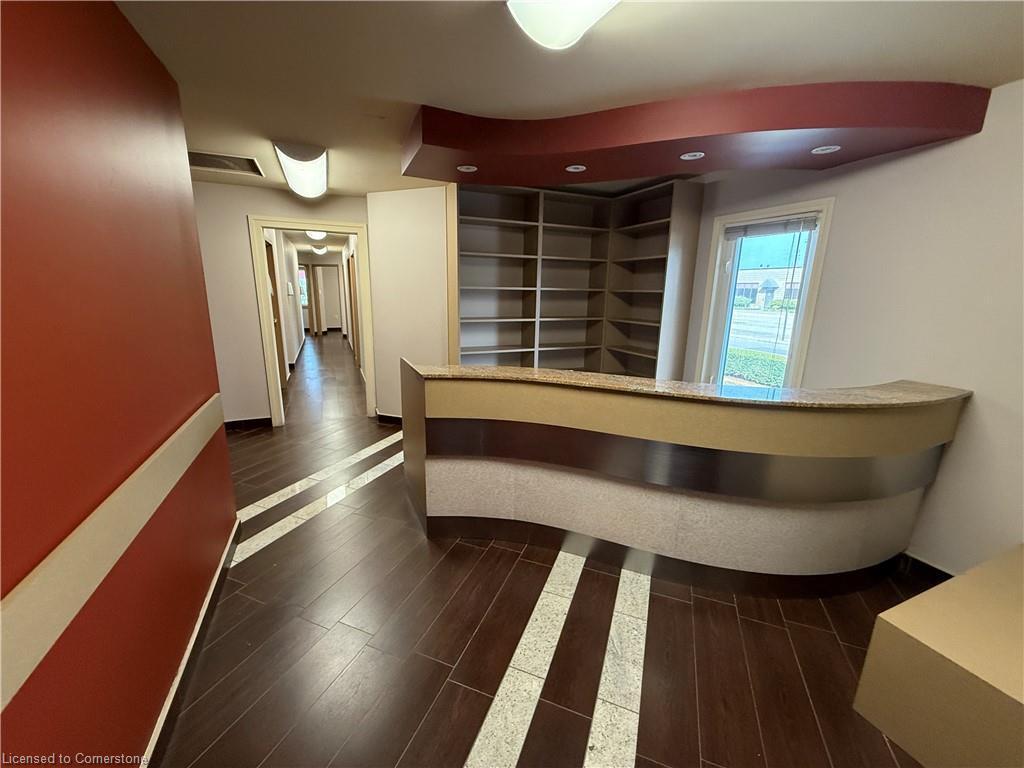 









906


Brant

Street,
Burlington,




ON
L7R 2J5

