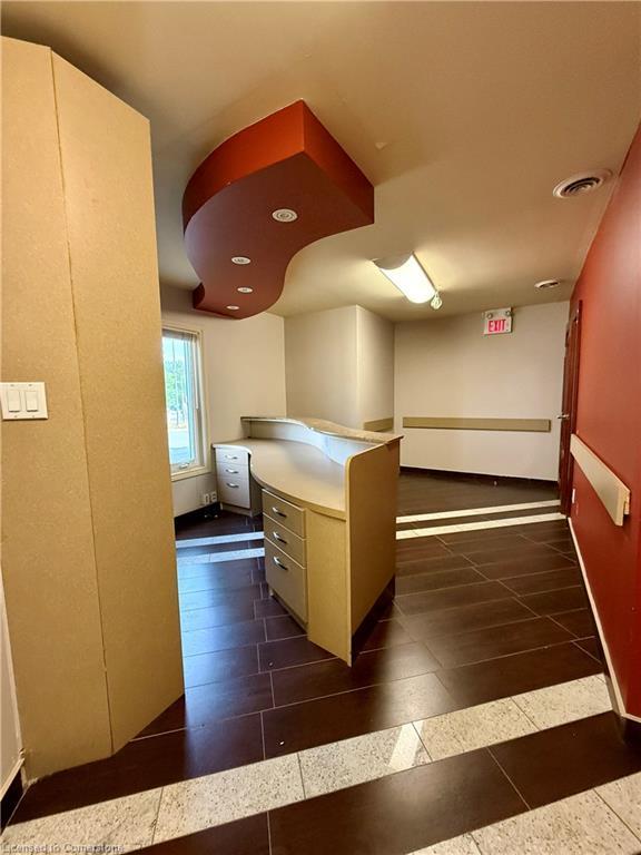 









906


Brant

Street,
Burlington,




ON
L7R 2J5

