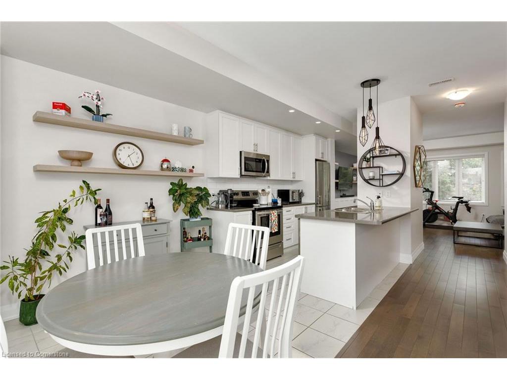 









405


Plains

Road, 22,
Burlington,




ON
L7T 2C9

