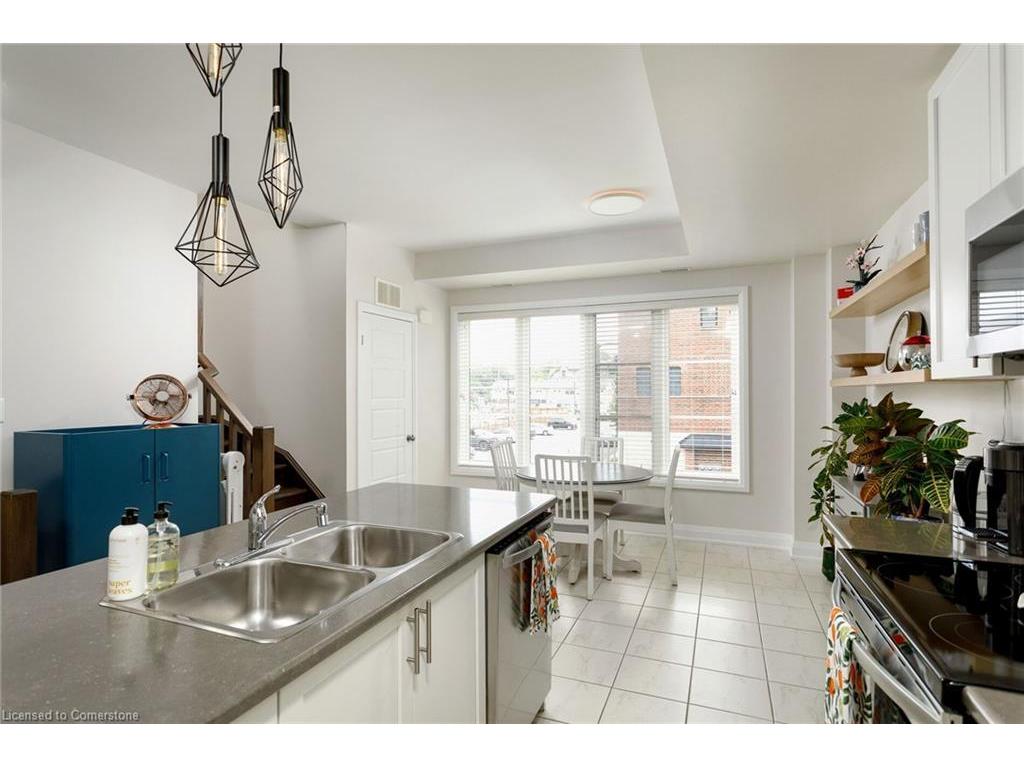 









405


Plains

Road, 22,
Burlington,




ON
L7T 2C9

