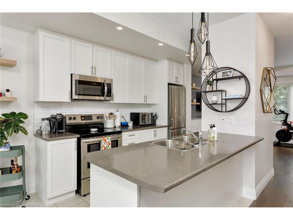 









405


Plains

Road, 22,
Burlington,




ON
L7T 2C9

