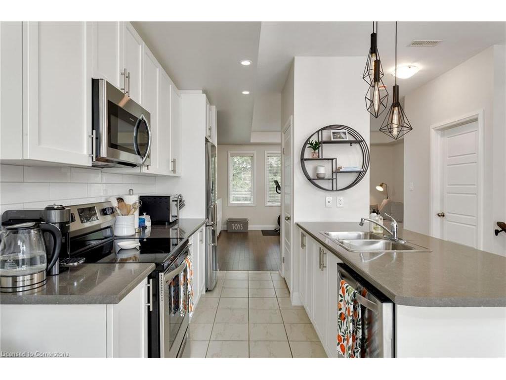 









405


Plains

Road, 22,
Burlington,




ON
L7T 2C9

