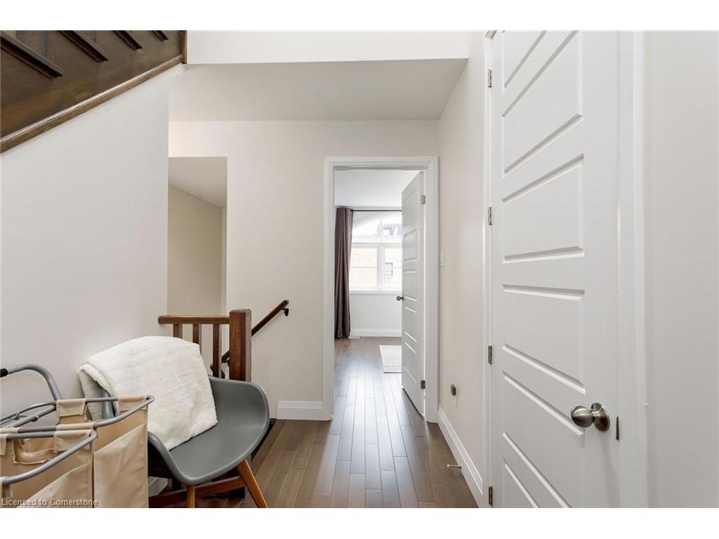 









405


Plains

Road, 22,
Burlington,




ON
L7T 2C9


