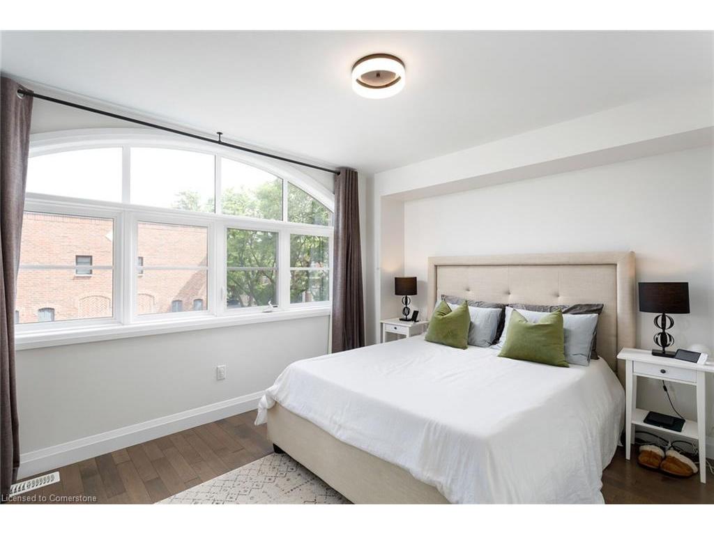 









405


Plains

Road, 22,
Burlington,




ON
L7T 2C9

