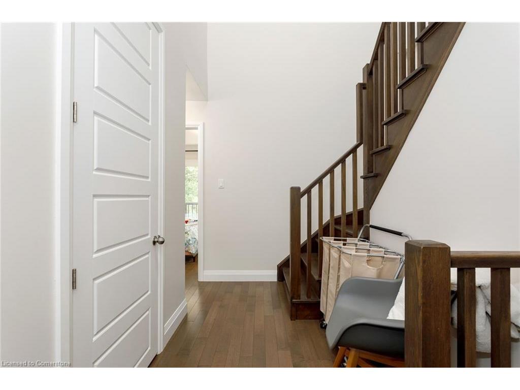









405


Plains

Road, 22,
Burlington,




ON
L7T 2C9


