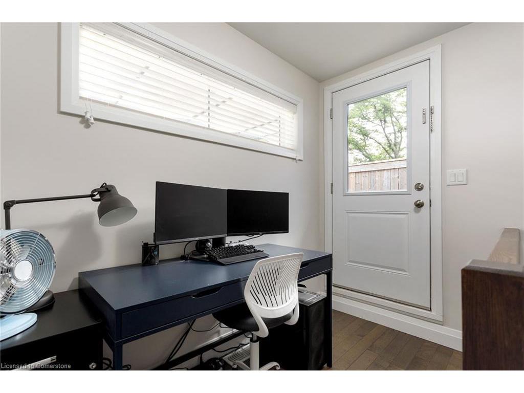 









405


Plains

Road, 22,
Burlington,




ON
L7T 2C9

