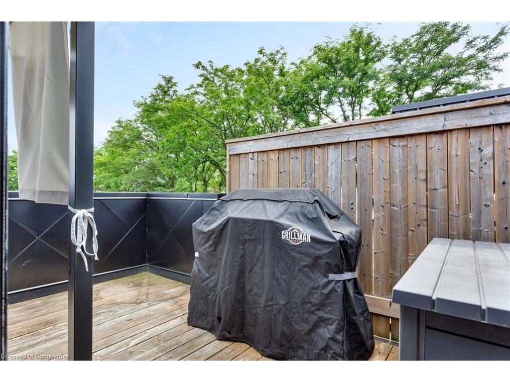 









405


Plains

Road, 22,
Burlington,




ON
L7T 2C9

