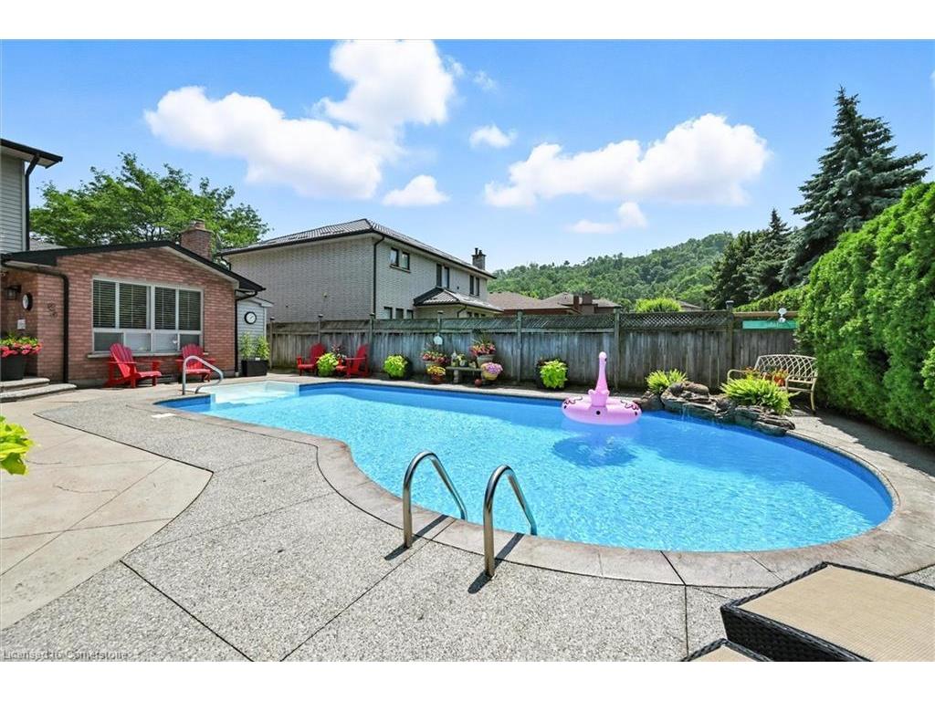 









59


Corman

Place,
Hamilton,




ON
L8G 4W8

