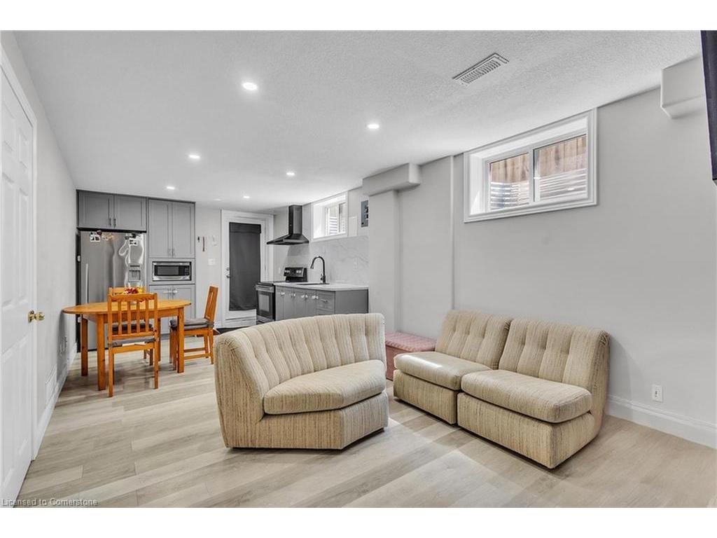 









50


Inge

Court,
Kitchener,




ON
N2K 3V7

