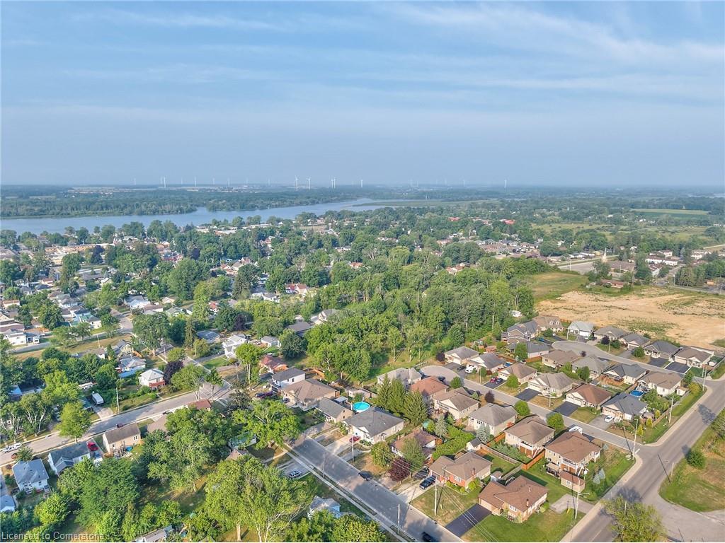 









303


Park

Avenue West,
Dunnville,




ON
N1A 1M7

