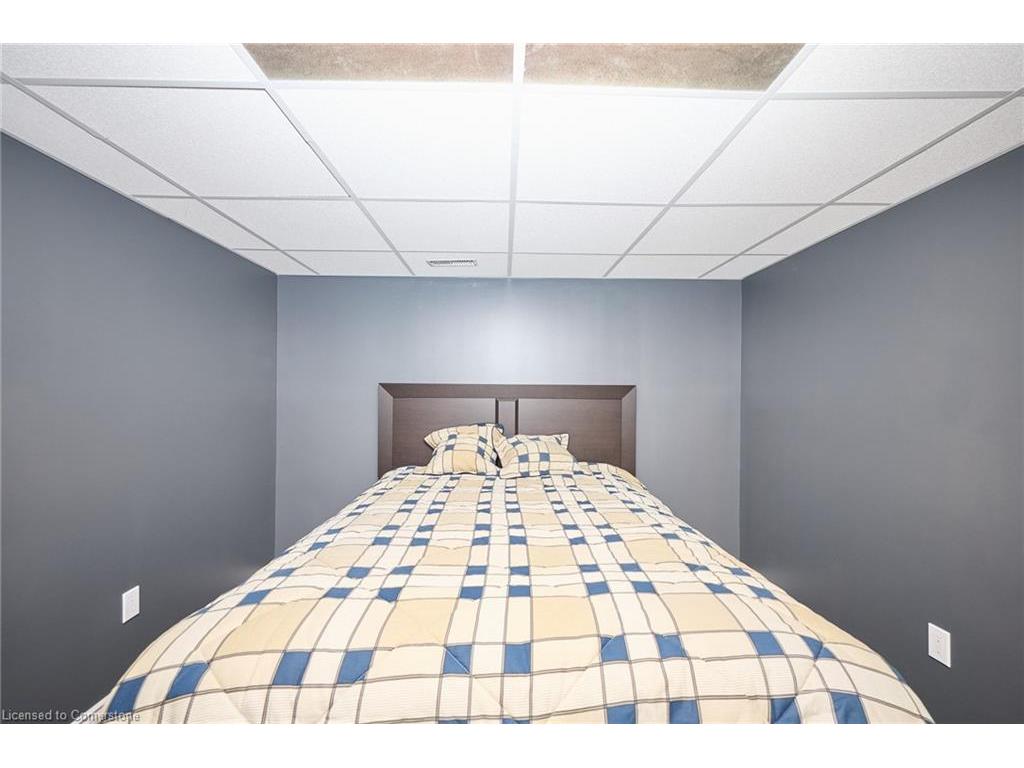 









303


Park

Avenue West,
Dunnville,




ON
N1A 1M7

