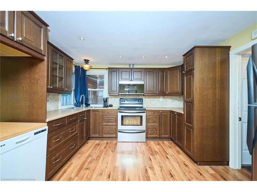 









303


Park

Avenue West,
Dunnville,




ON
N1A 1M7

