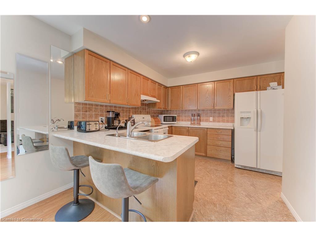 









916


Veronica

Court,
Kitchener,




ON
N2A 4G4

