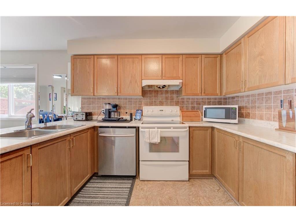 









916


Veronica

Court,
Kitchener,




ON
N2A 4G4

