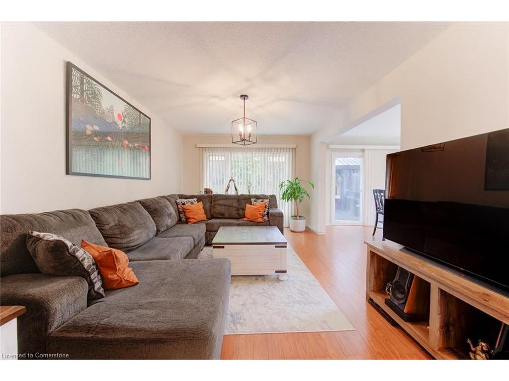 









916


Veronica

Court,
Kitchener,




ON
N2A 4G4

