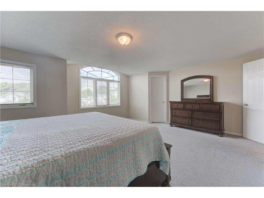 









916


Veronica

Court,
Kitchener,




ON
N2A 4G4

