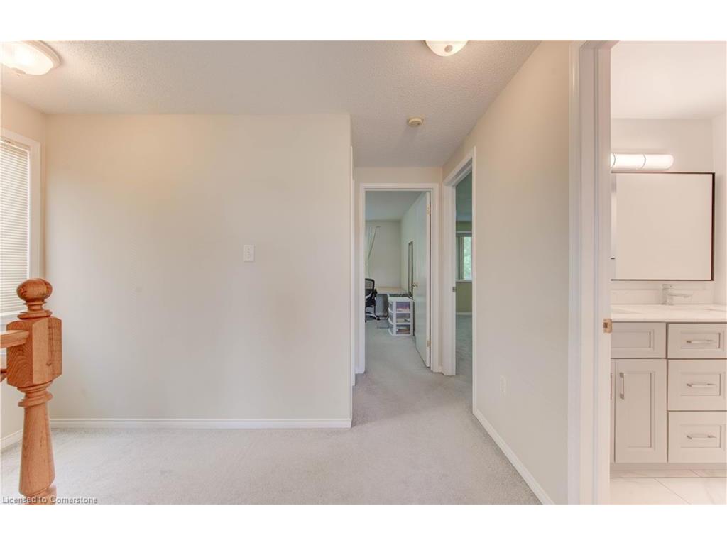 









916


Veronica

Court,
Kitchener,




ON
N2A 4G4

