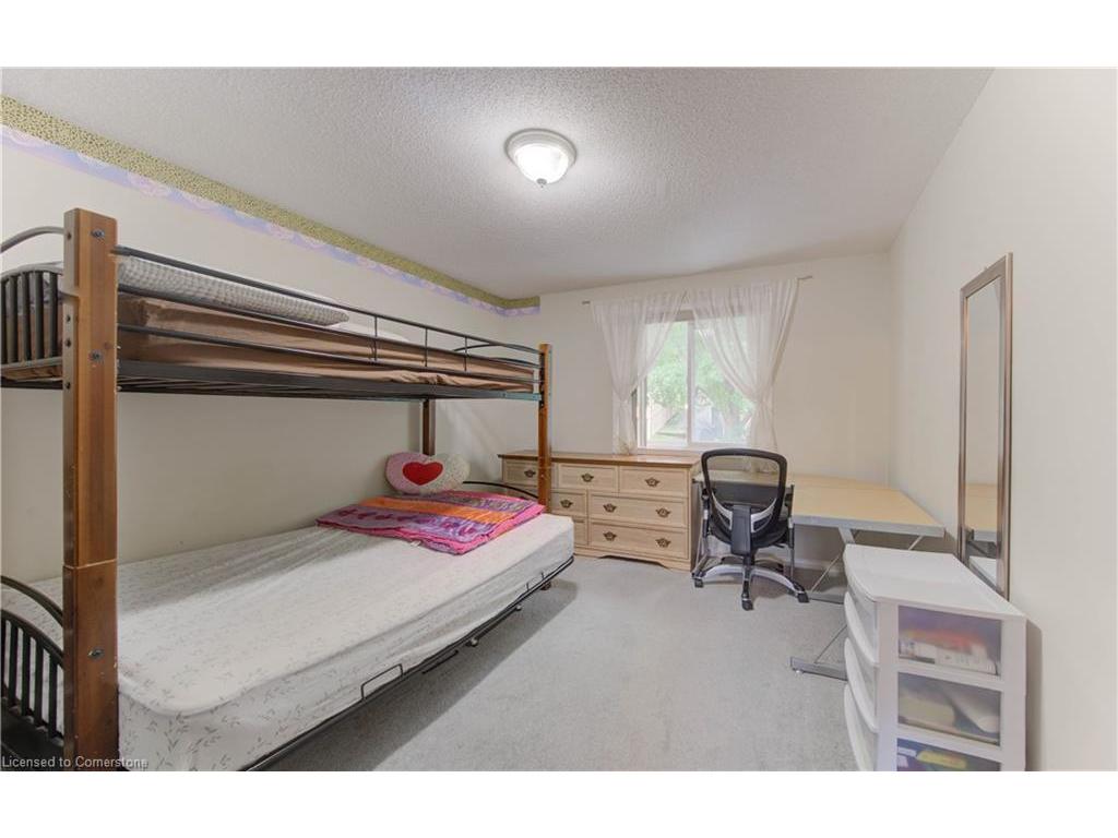 









916


Veronica

Court,
Kitchener,




ON
N2A 4G4

