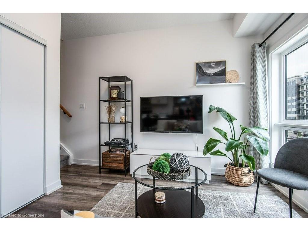 









20


Palace

Street, E11,
Kitchener,




ON
N2E 0J3

