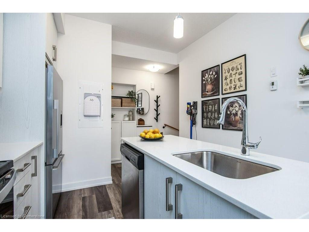 









20


Palace

Street, E11,
Kitchener,




ON
N2E 0J3

