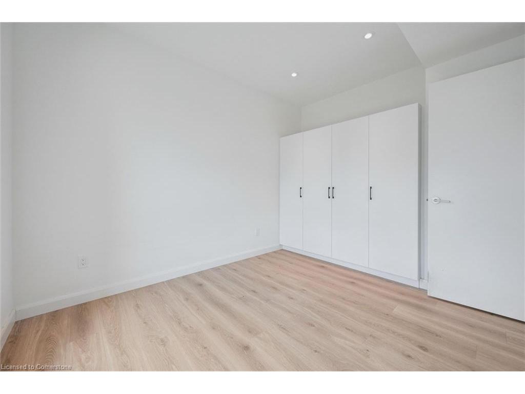 









741


King

Street West, 501,
Kitchener,




ON
N2G 4K9

