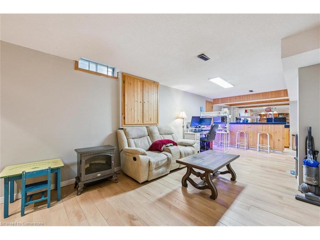 









177


Royal Orchard

Drive,
Kitchener,




ON
N2N 1T8

