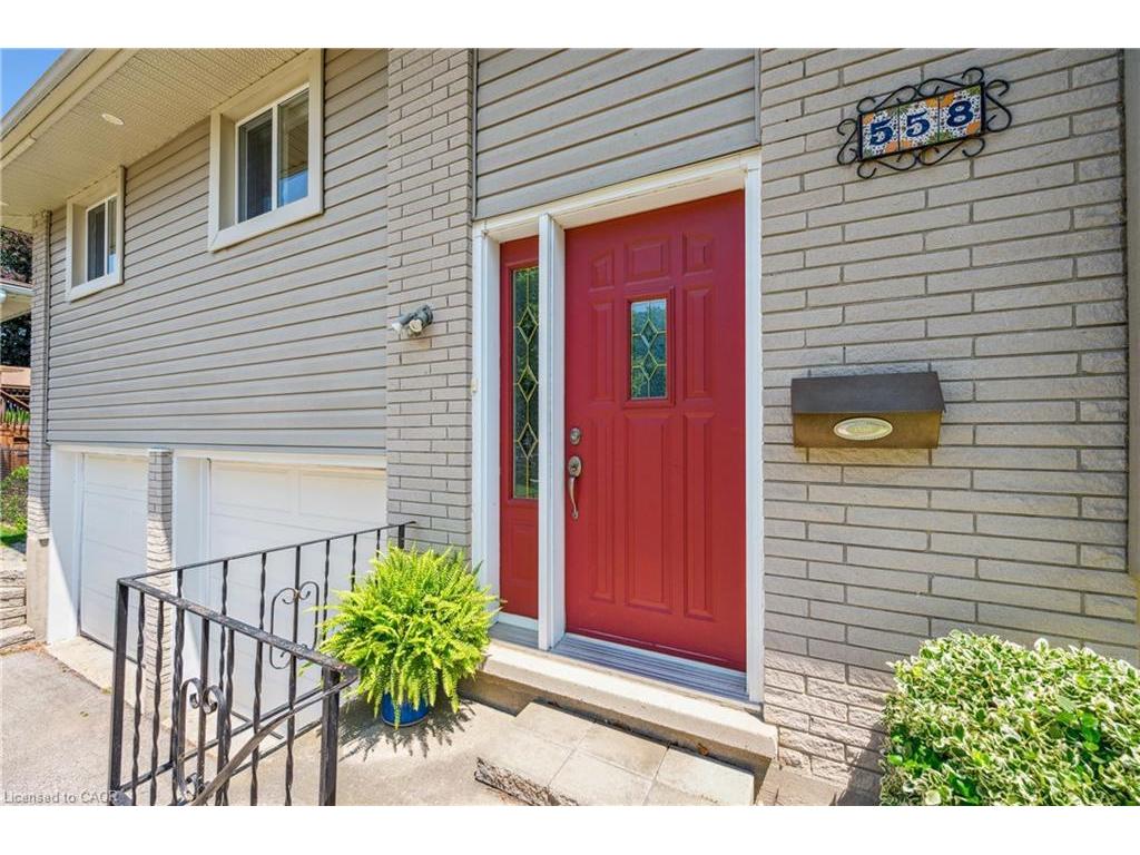 









558


Elm Ridge

Place,
Waterloo,




ON
N2L 4P7

