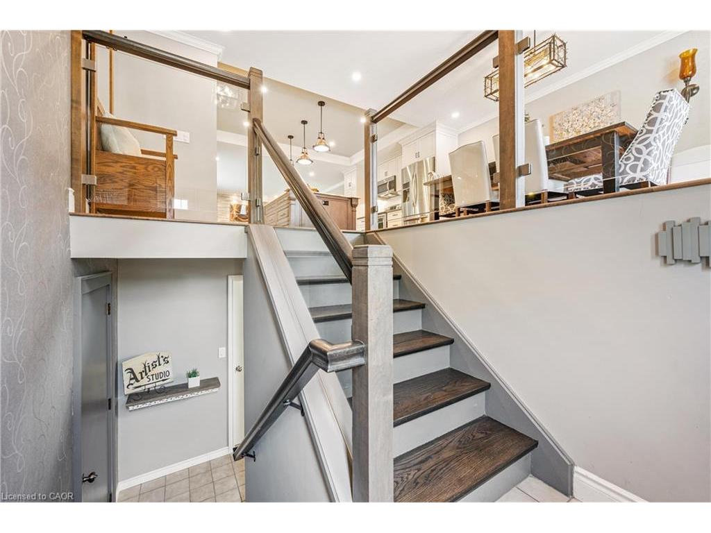 









558


Elm Ridge

Place,
Waterloo,




ON
N2L 4P7

