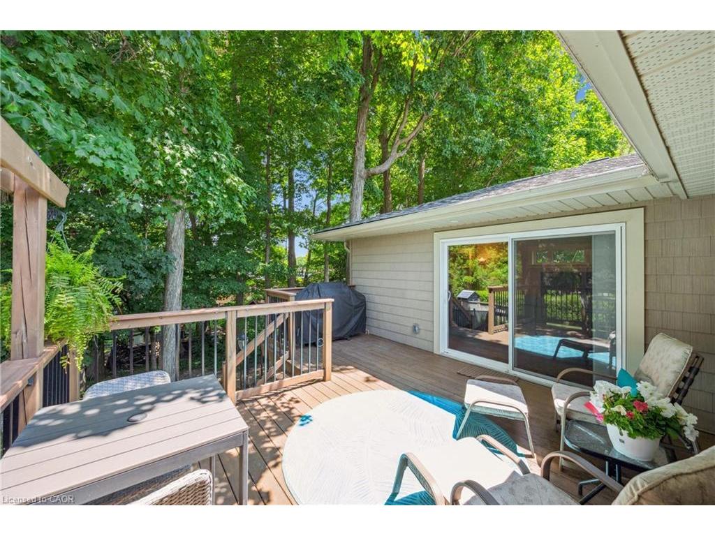 









558


Elm Ridge

Place,
Waterloo,




ON
N2L 4P7

