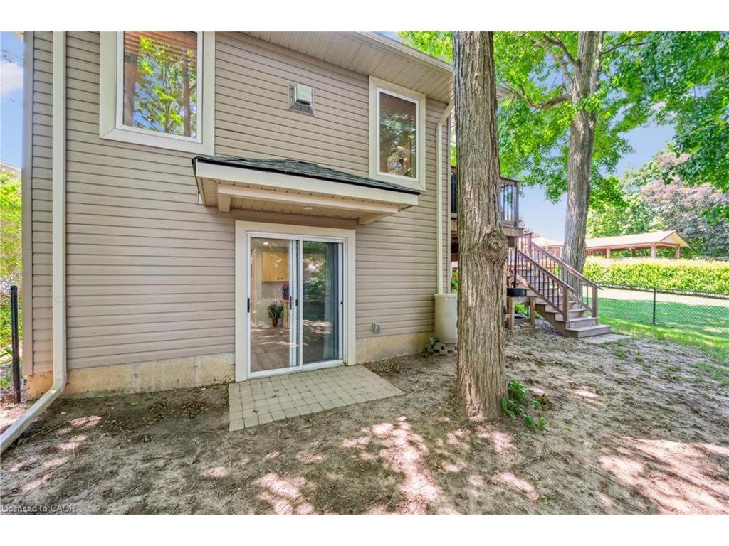 









558


Elm Ridge

Place,
Waterloo,




ON
N2L 4P7

