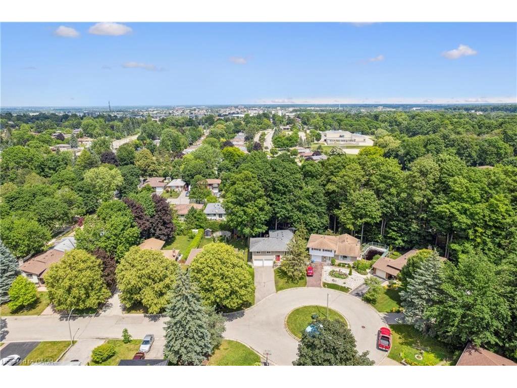 









558


Elm Ridge

Place,
Waterloo,




ON
N2L 4P7

